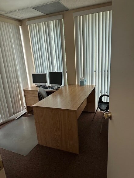 More Photos Of 4000 S 57th Ave, Lake Worth Unknown For Lease