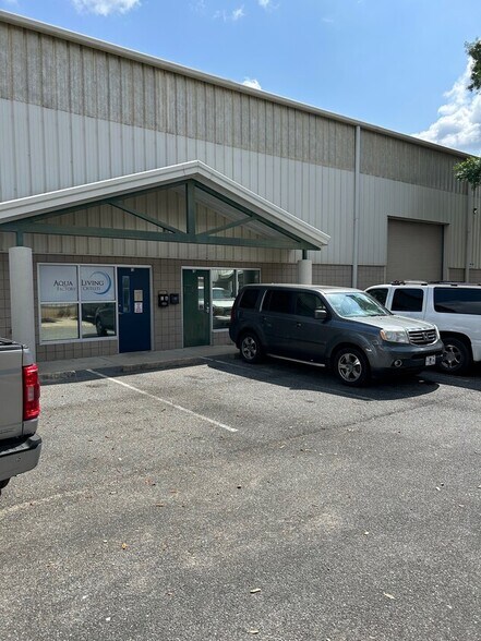 More Photos Of 4329 W Pensacola St, Tallahassee Warehouse For Lease