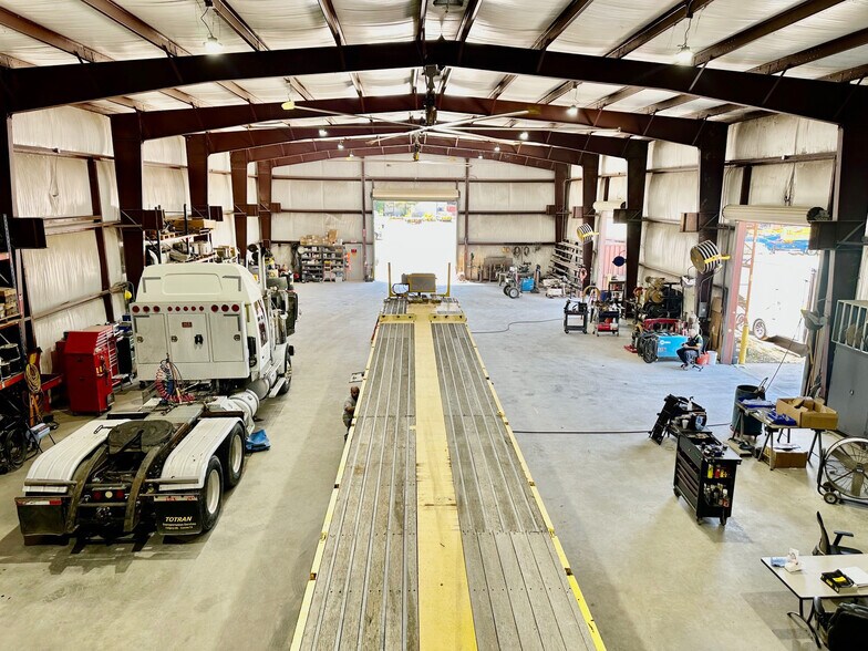 More Photos Of 1120 FM 3083, Conroe Warehouse For Lease