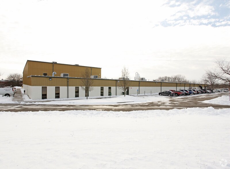 Primary Photo Of 960 Woodland Dr, Saline Manufacturing For Lease