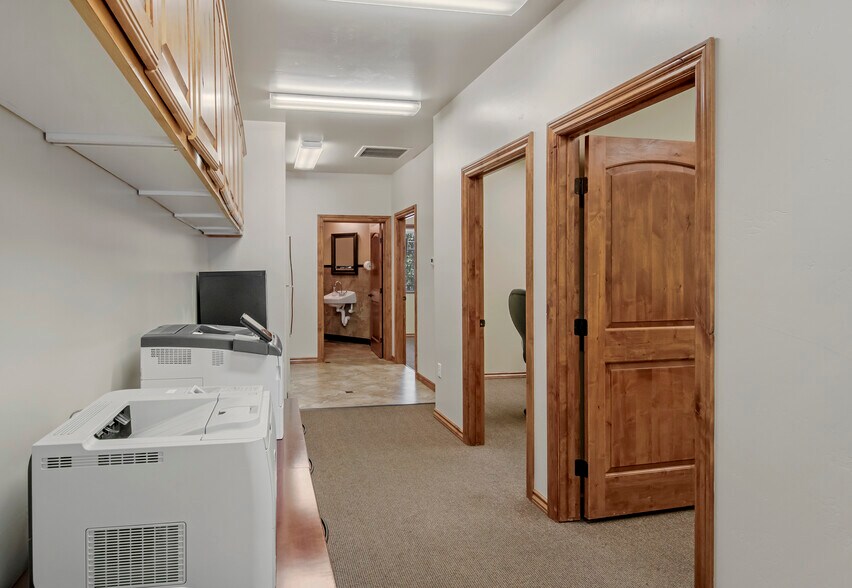More Photos Of 809 W Riordan Rd, Flagstaff Office Residential For Lease