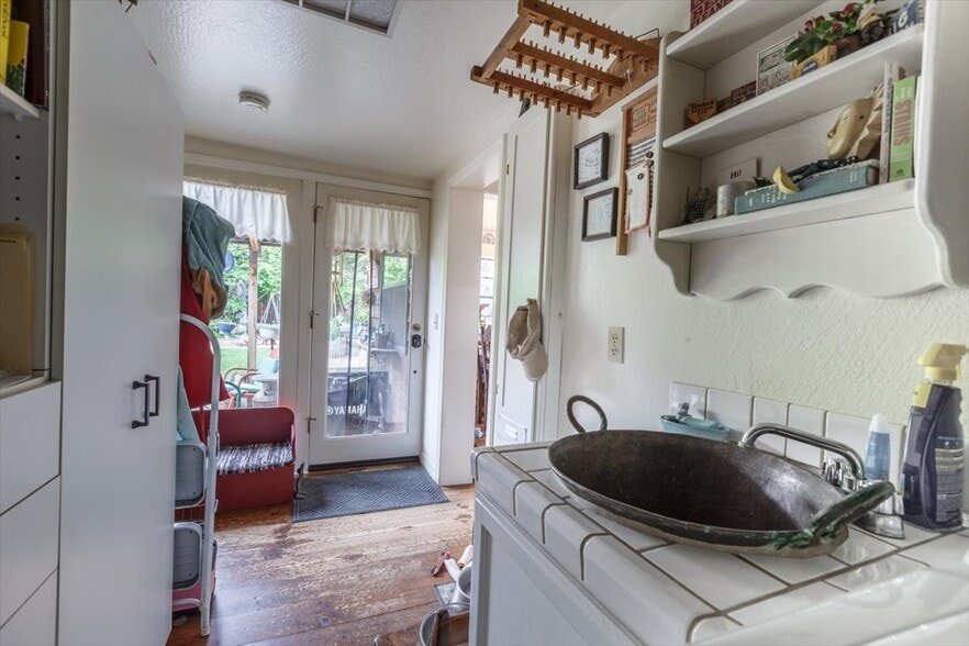 More Photos Of 15771 Main St, Crescent Mills Freestanding For Sale