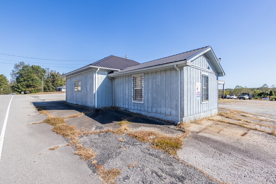 More Photos Of 2690 Old Richmond Road, Danville Office For Sale