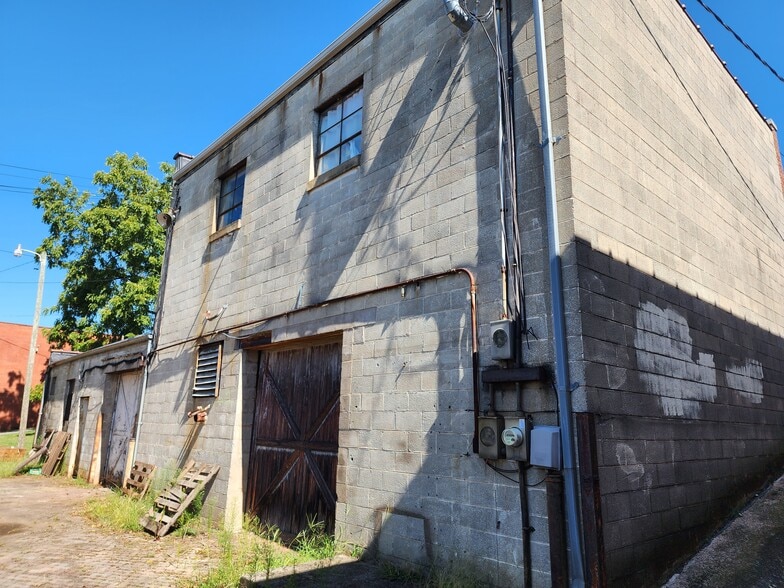 More Photos Of 414 Brookstown Ave, Winston-Salem Warehouse For Sale