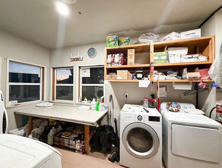 More Photos Of 87275 County Hwy 9-28, Christmas Valley Hotel For Sale