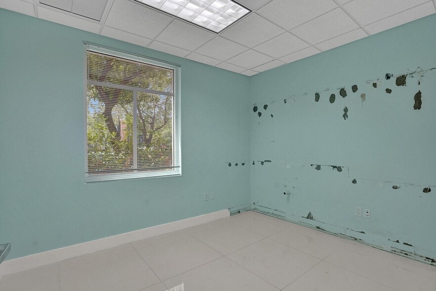 More Photos Of 15620 SW 29th St, Miramar Medical For Sale