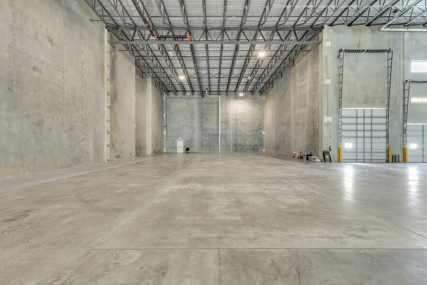 More Photos Of 6505 NW 167th St, Hialeah Unknown For Lease