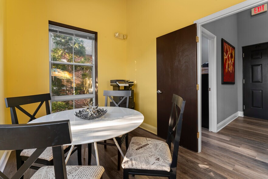 More Photos Of 21165 Whitfield Pl, Sterling Medical For Sale