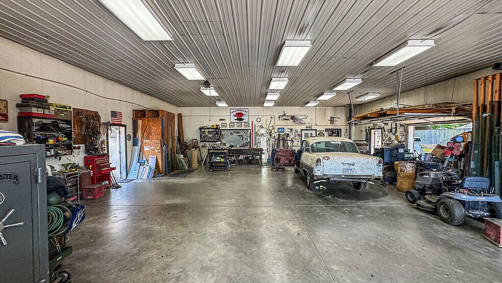 More Photos Of 65 W Main St, Farmington Freestanding For Sale