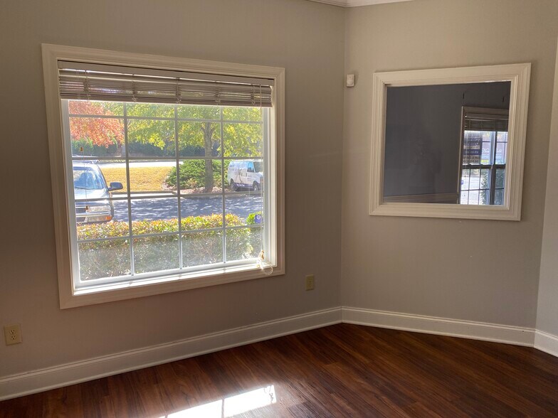 More Photos Of 5655 Lake Acworth Dr NW, Acworth Medical For Lease