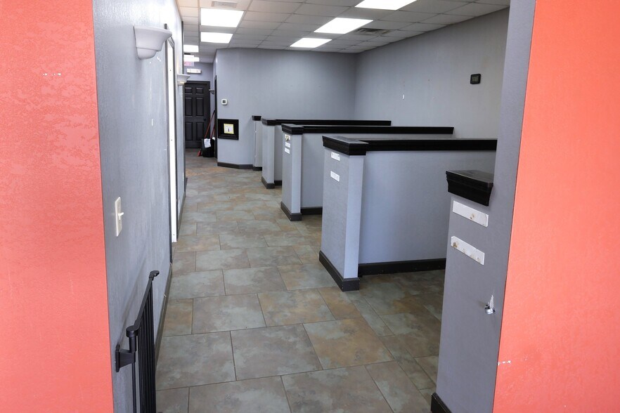 More Photos Of 2110 W Cameron St, Eau Claire Storefront For Sale