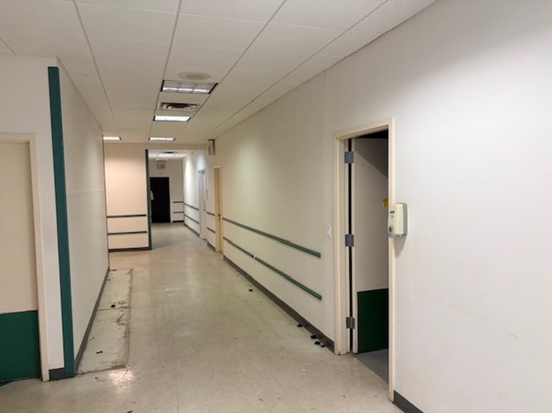 More Photos Of 5918-24 13th Ave, Brooklyn Office For Sale