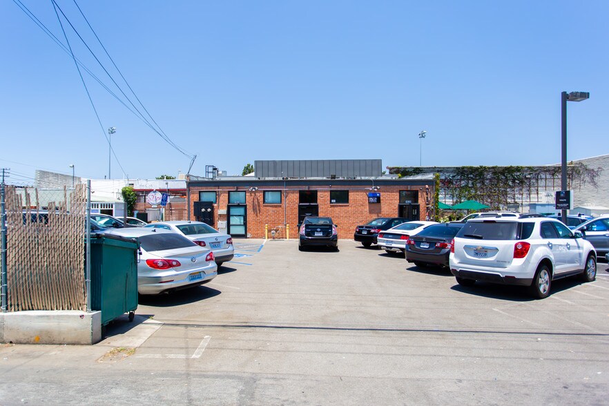 More Photos Of 1624-1626 Ocean Park Blvd, Santa Monica Unknown For Lease