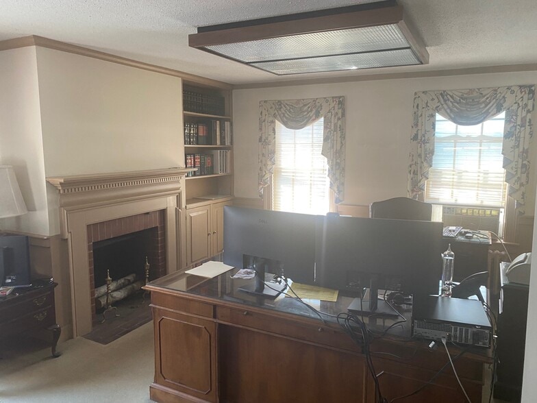 More Photos Of 62 Stark St, Manchester Office For Sale