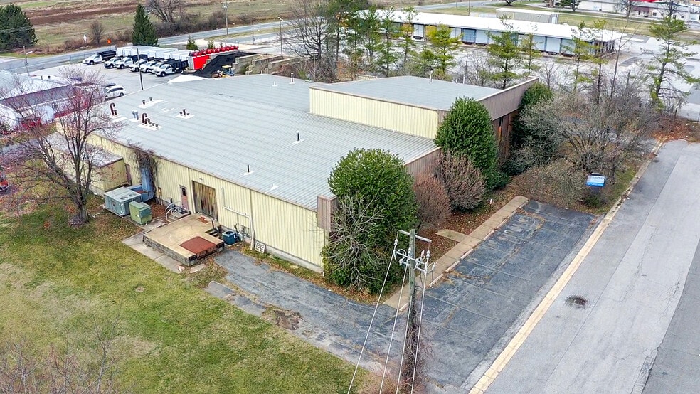 More Photos Of 200 Century Blvd, New Castle Warehouse For Sale