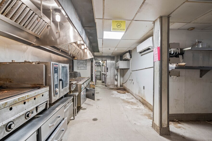 More Photos Of 4950 S Loop 289, Lubbock Restaurant For Lease