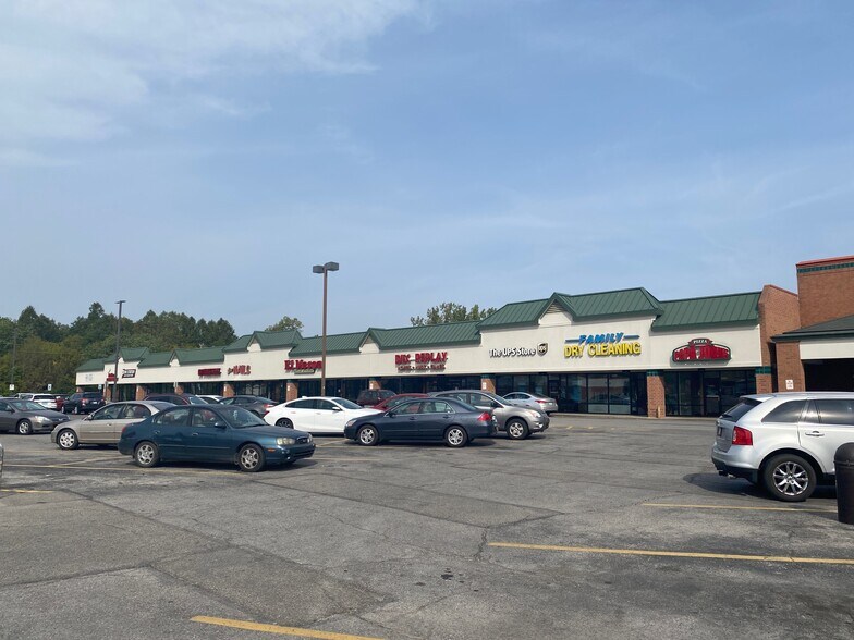 More Photos Of 8150-8258 Rockville Rd, Indianapolis Unknown For Lease