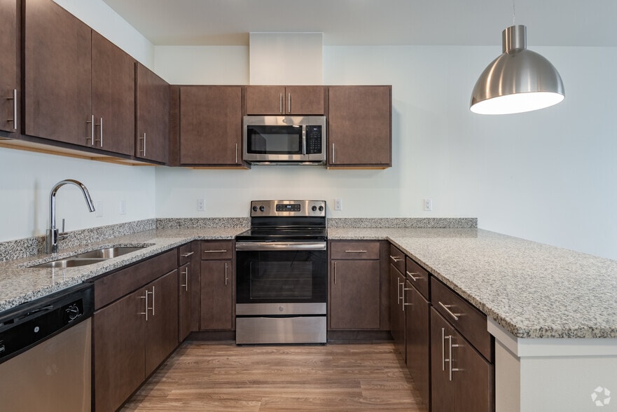 More Photos Of 1482 S 84th St, West Allis Apartments For Lease