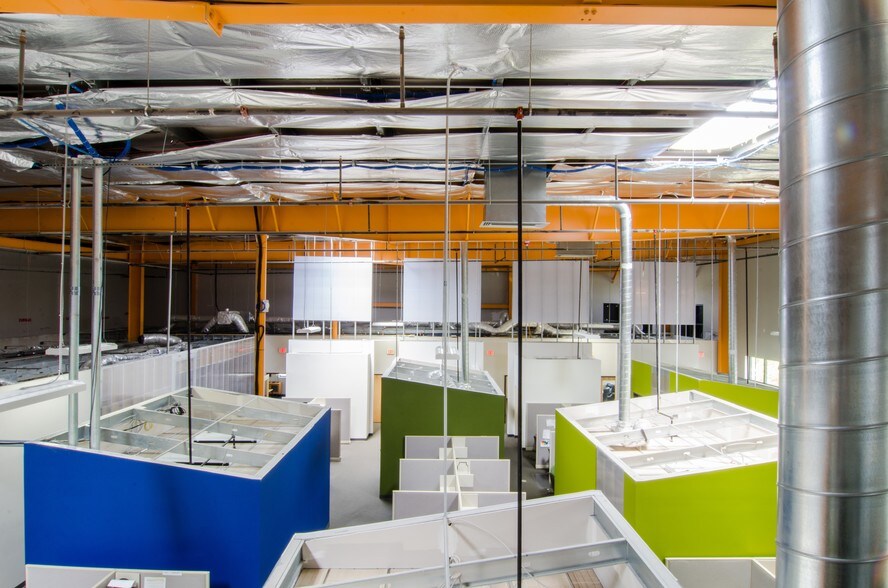 More Photos Of 131 Frogale Ct, Winchester Light Distribution For Lease