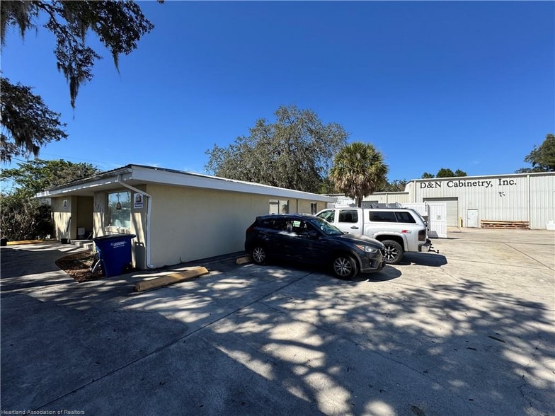 More Photos Of 2914 Kenilworth Blvd, Sebring Unknown For Lease