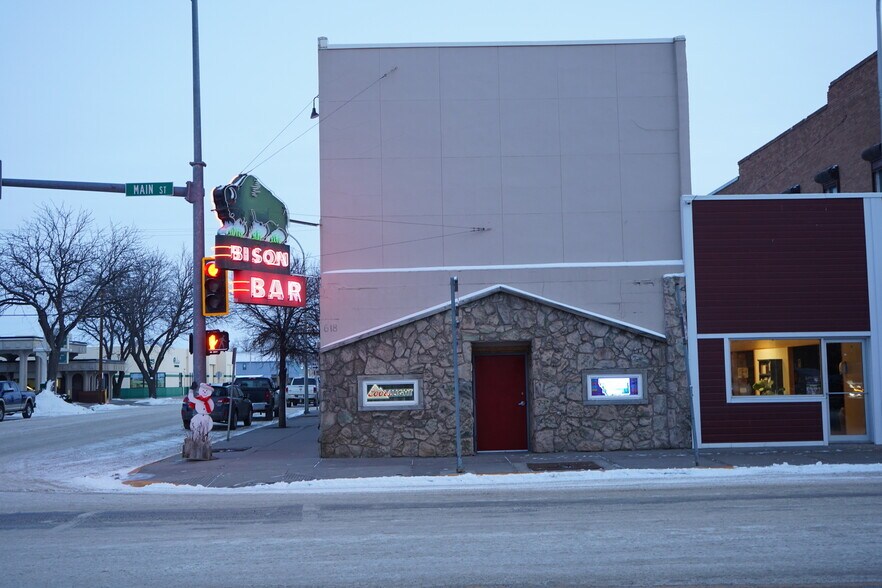 More Photos Of 616-618 Main St, Miles City Bar For Sale