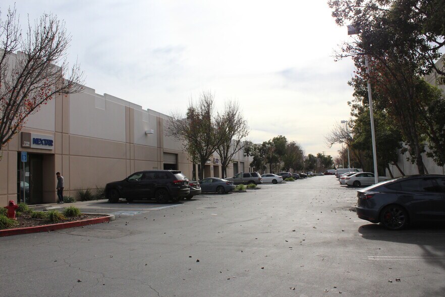 More Photos Of 7133 Telegraph Rd, Montebello Warehouse For Lease