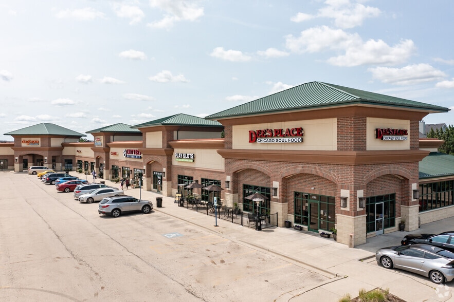 More Photos Of 558-586 S Randall Rd, South Elgin Unknown For Lease