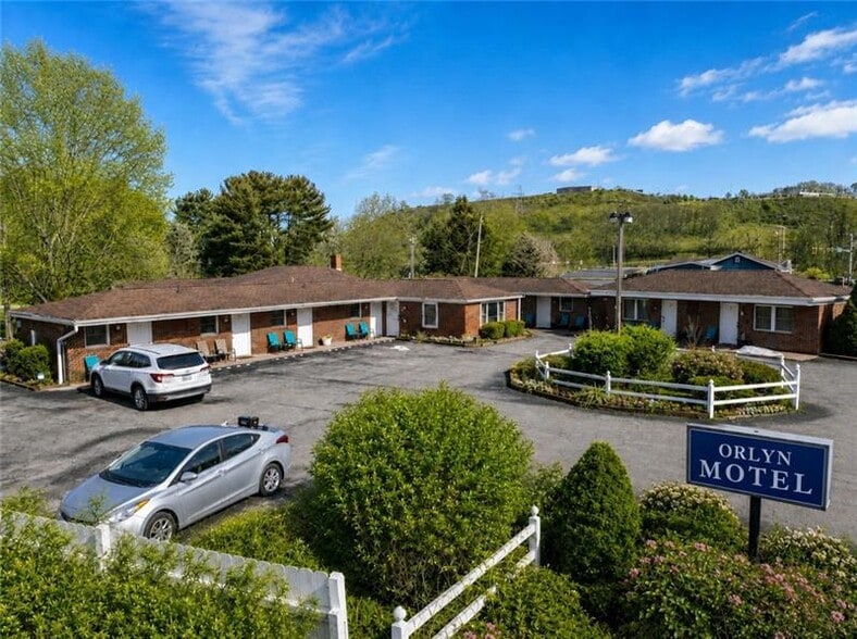 Primary Photo Of 7909 National Pike, Uniontown Hotel For Sale