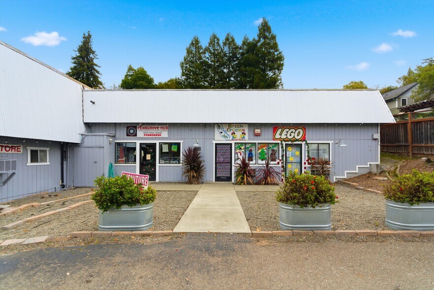 More Photos Of 9550 Main St, Penngrove Showroom For Sale