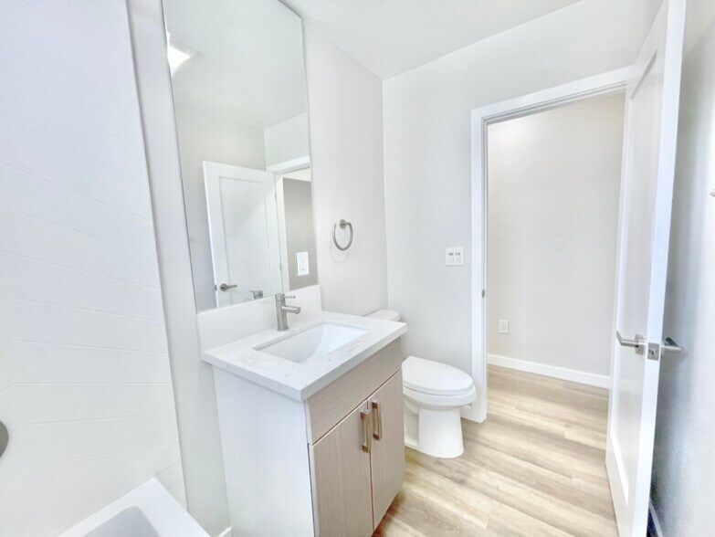 More Photos Of 825 Manhattan Ave, Hermosa Beach Apartments For Sale