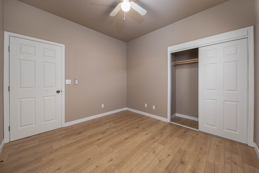 More Photos Of 115 E Walnut St, Lodi Freestanding For Sale