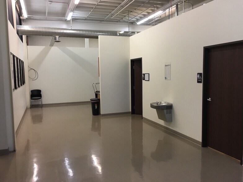 More Photos Of 2555 S Santa Fe Dr, Denver Industrial For Lease