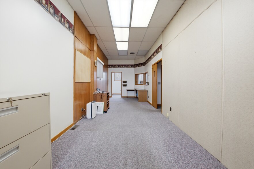 More Photos Of 29 Jarvis St, Fort Erie Office For Sale