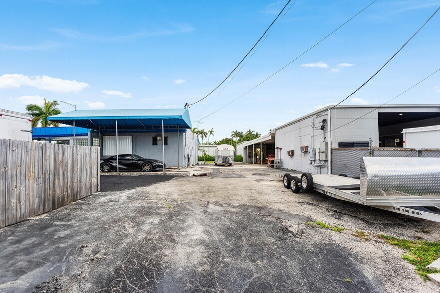 More Photos Of 1941 NE 34th Ct, Lighthouse Point Freestanding For Sale