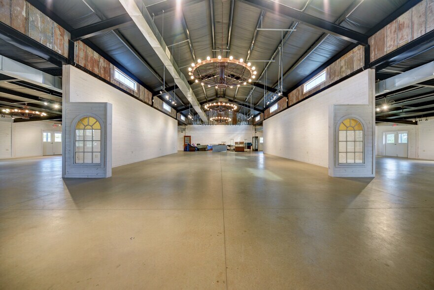 More Photos Of 2260 Texas 237, Round Top Warehouse For Sale