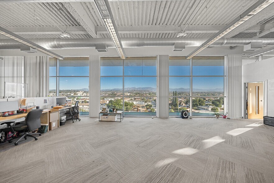Primary Photo Of 5301 Whittier Blvd, Los Angeles Office For Lease