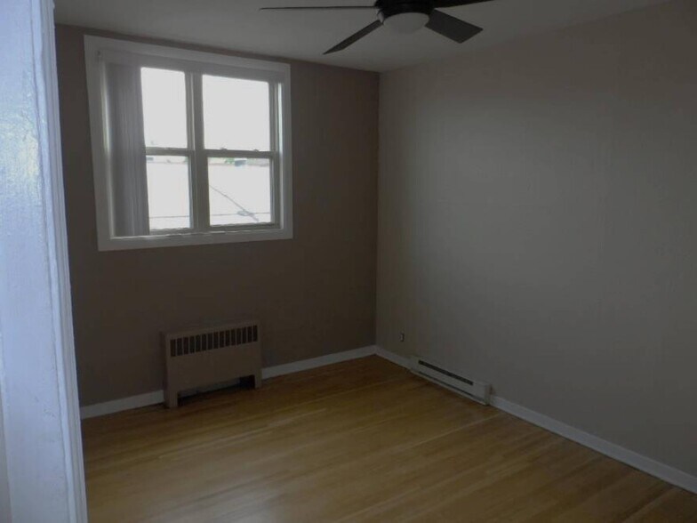 More Photos Of 112 NW 2nd Ave, Mandan Storefront Retail Residential For Lease