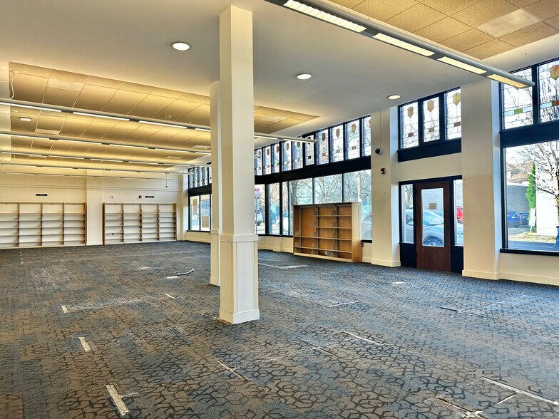 More Photos Of 2300-2314 NW Thurman St, Portland Freestanding For Lease