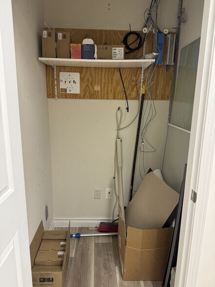 More Photos Of 8155 Annsbury Dr, Utica Office For Lease