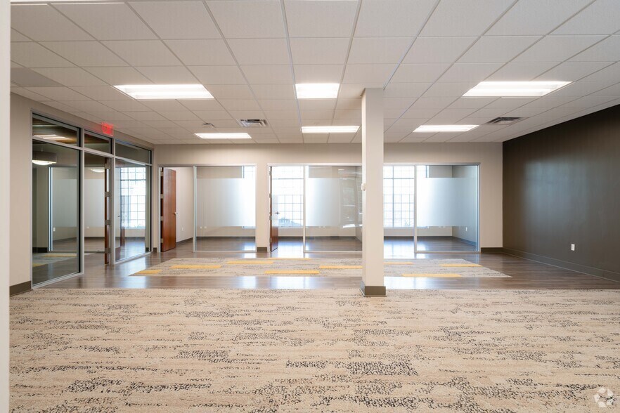 More Photos Of 52 S Union Rd, Buffalo Medical For Lease