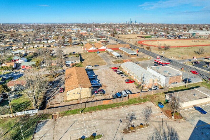 More Photos Of 2108 SW 51st St, Oklahoma City Apartments For Sale