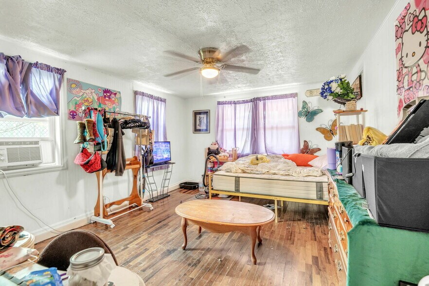 More Photos Of 929 N Roane St, Harriman Apartments For Sale