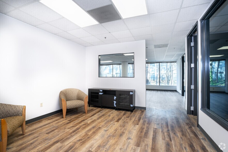 More Photos Of 3675 Crestwood Pkwy NW, Duluth Office Residential For Lease