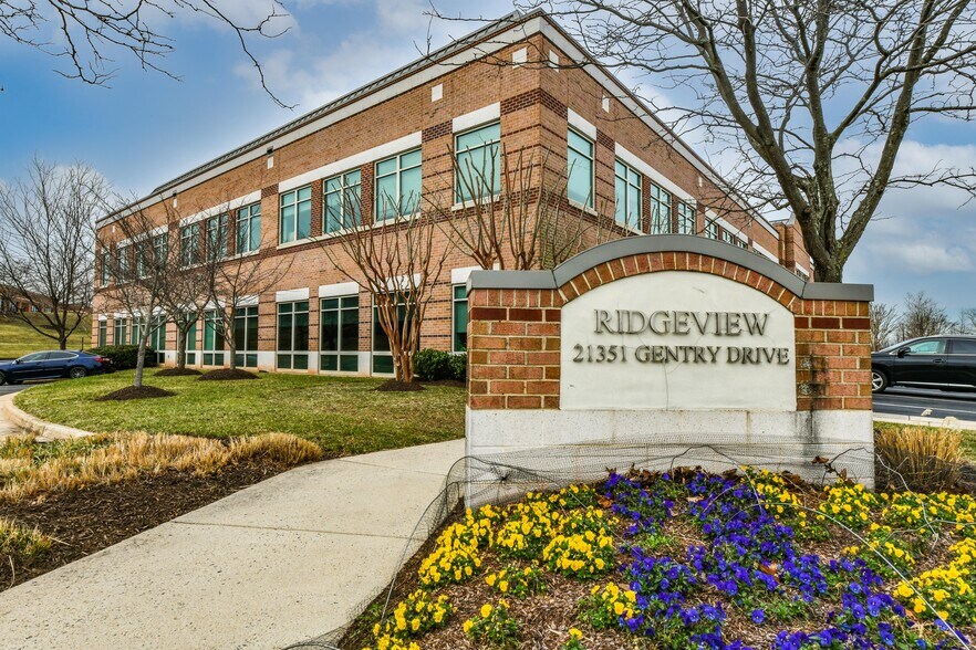 More Photos Of 21351 Gentry Dr, Sterling Office For Lease