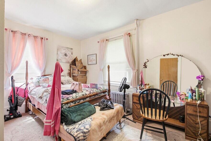 More Photos Of 467 Northampton st, Kingston Multifamily For Sale