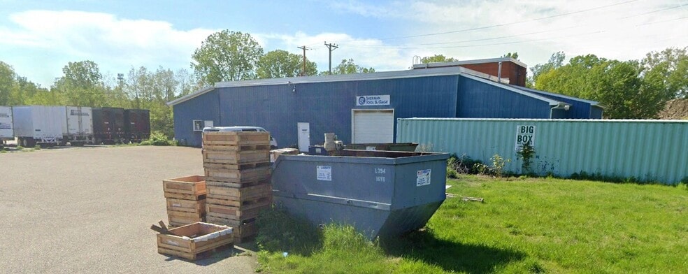 More Photos Of 1600 Cranberry St, Erie Warehouse For Sale