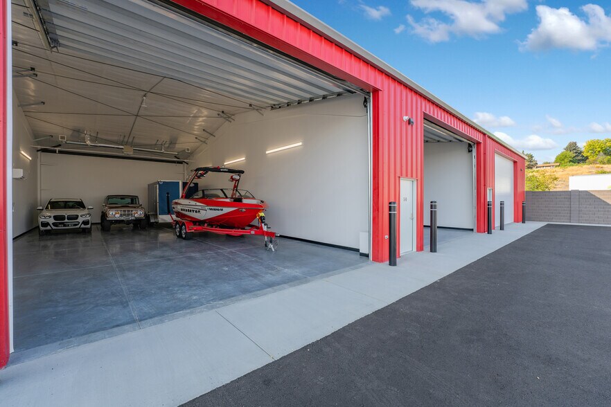 More Photos Of 300 Wellhouse Loop, Richland Self Storage For Lease