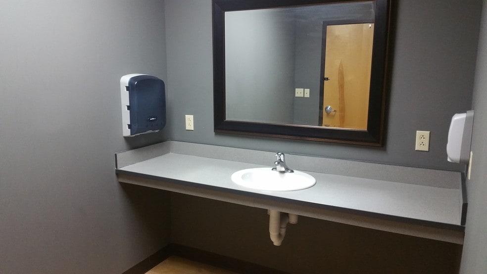 More Photos Of 340 Greenbrier Dr, Charlottesville Manufacturing For Lease