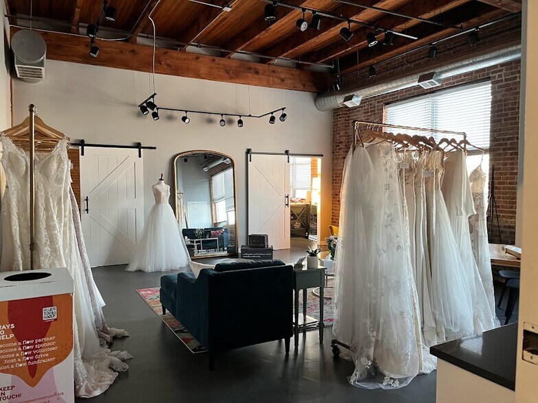 More Photos Of 1820 W Webster Ave, Chicago Office For Sale