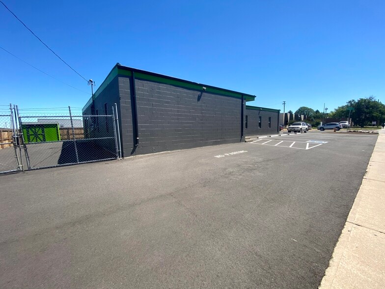 More Photos Of 3803 Niagara St, Denver Freestanding For Lease